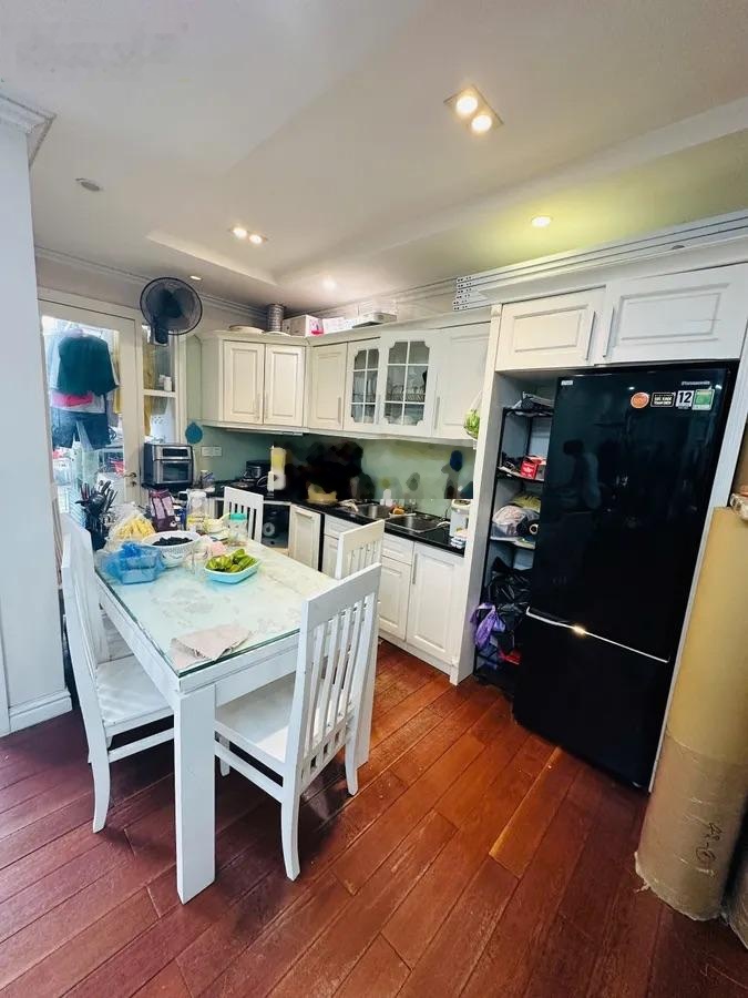 Bán căn hộ 3 phòng ngủ toà eurowindown trần duy hưng