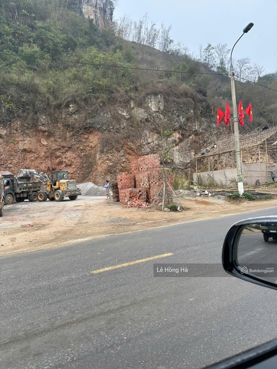 Bán 135m² đất tiểu khu Bó Bun, TT Nông Trường Mộc Châu, đường 6m, đối diện NH Tuân Gù 6 tỷ