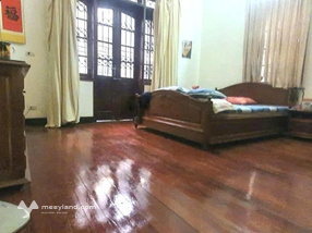 Bán biệt thự sân vườn phố víp Thái Hà, Chùa Bộc, Đống Đa, 155 x 4 tầng, mặt tiền 12m, sân để 3 oto