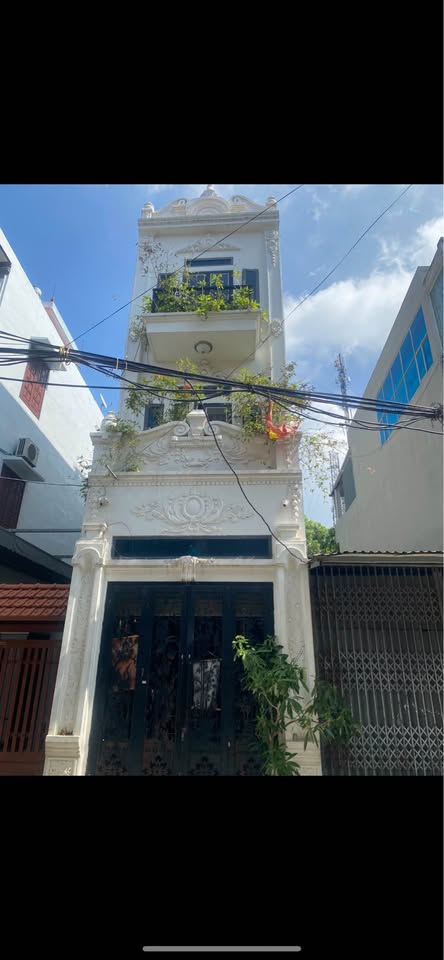 Bán nhà 3 tầng đủ nội thất, 56m2, Vĩnh Yên, Vĩnh Phúc