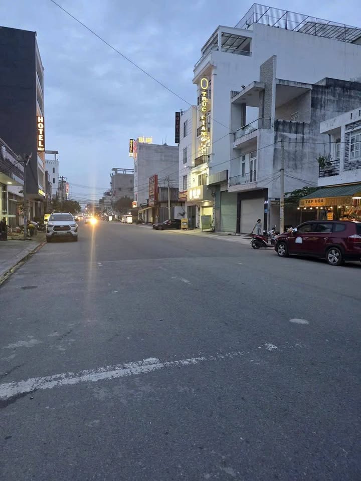 Siêu phẩm mặt tiền đường D1, khu dân cư Vsip1, Bình Dương đây rồi