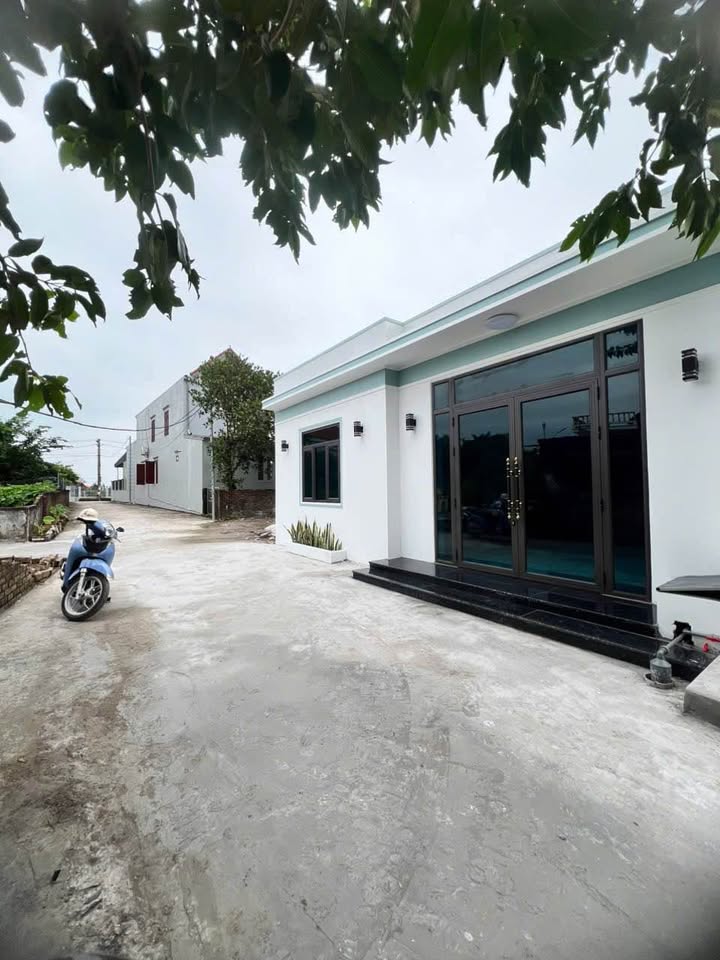 Nhà cấp 4 đẹp như mơ, 3 ngủ đủ nội thất, chỉ 2 tỷ tại Thác Hàn, Móng Cái