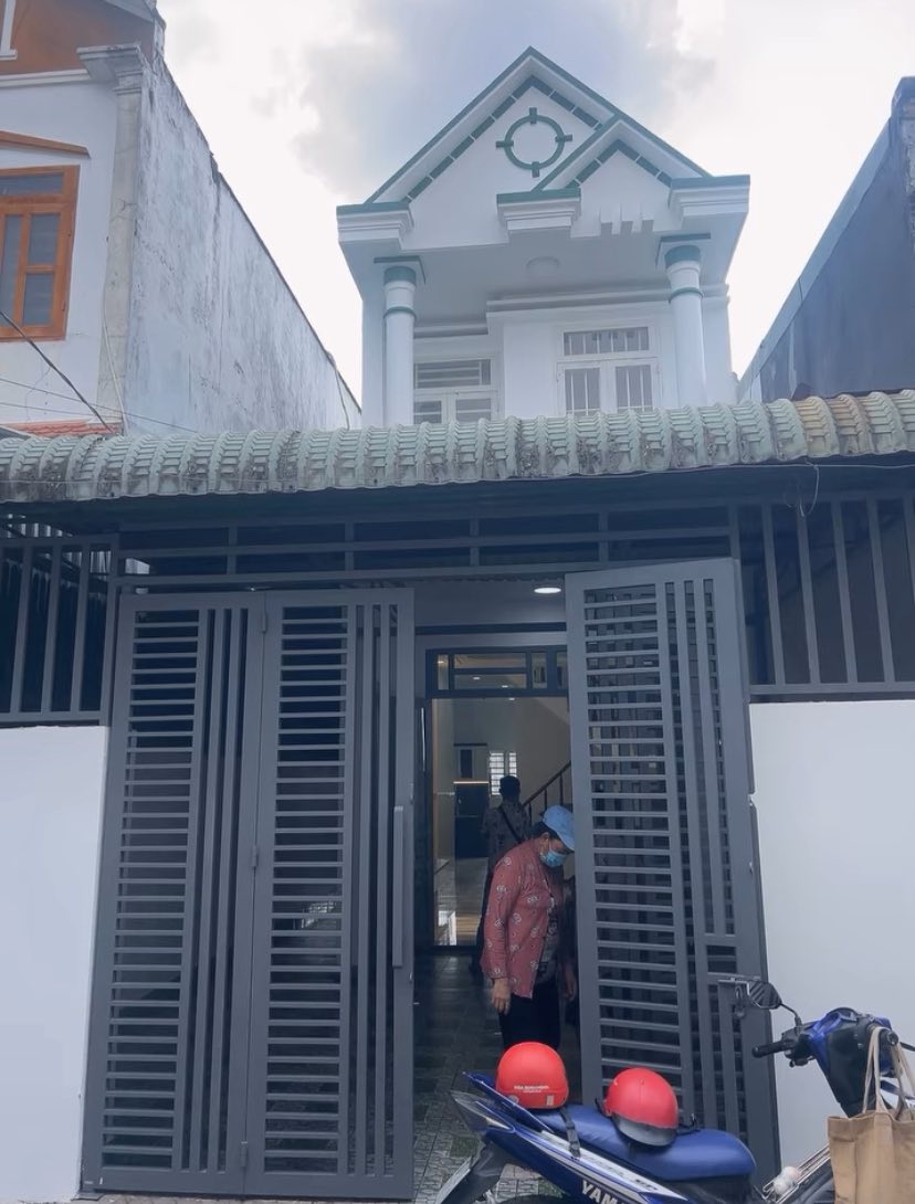 Nhà 1 lầu 1 trệt 3 ngủ, sân 7 chỗ, Bình Dương - 2.85 tỷ