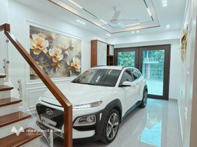 Nhà 4 tầng mặt phố kinh doanh sầm uất, 50m2, ngay đầu Cầu Cất