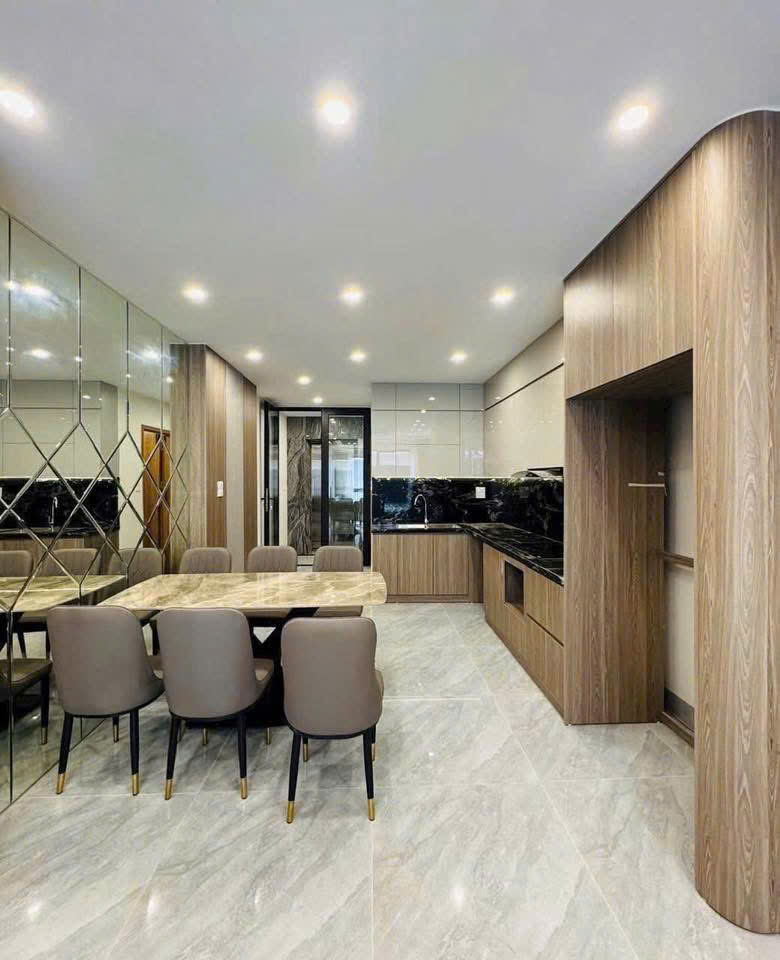 Nhà 5 tầng có thang máy, gần phố Ngô Thì Nhậm, Hà Đông