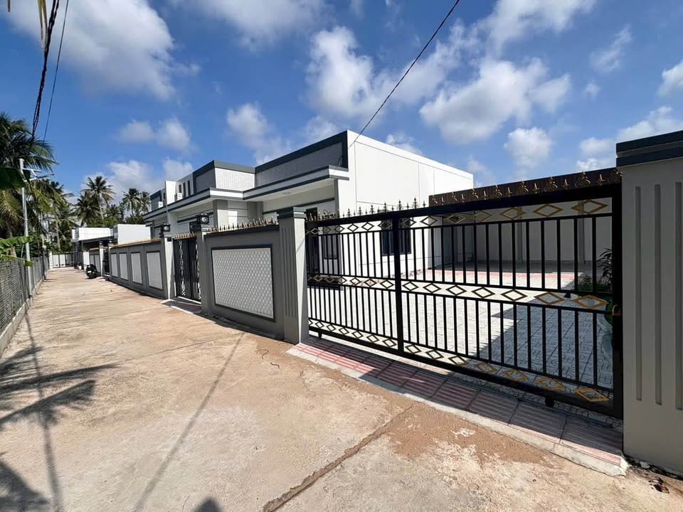 Nhà mới tinh tươm, đón chủ mới sang Phú Khương, Bến Tre