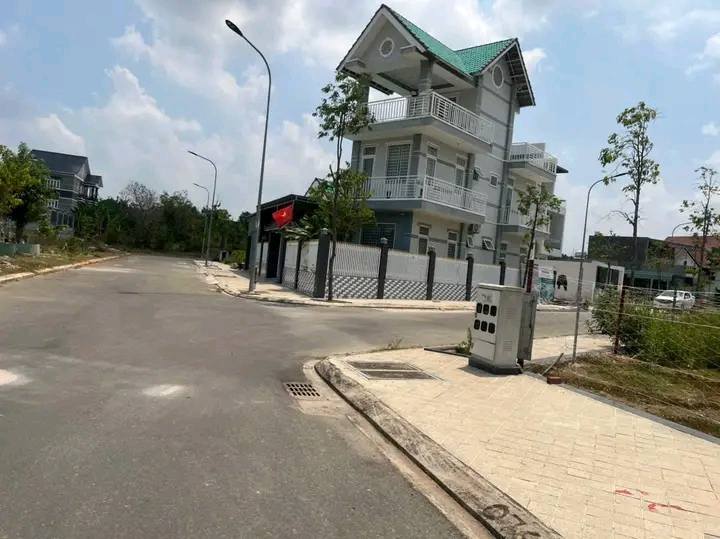 Đất vàng Bà Rịa 100m2 thổ cư, sổ riêng, giá hời 2,25 tỷ