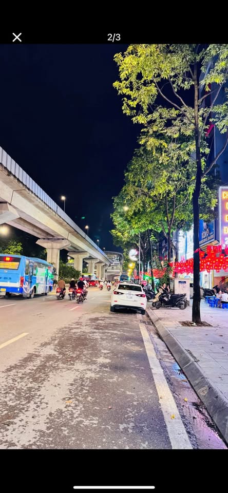 Bước chân vào một thế giới kinh doanh sôi động với căn nhà mặt phố Quang Trung, Hà Đông