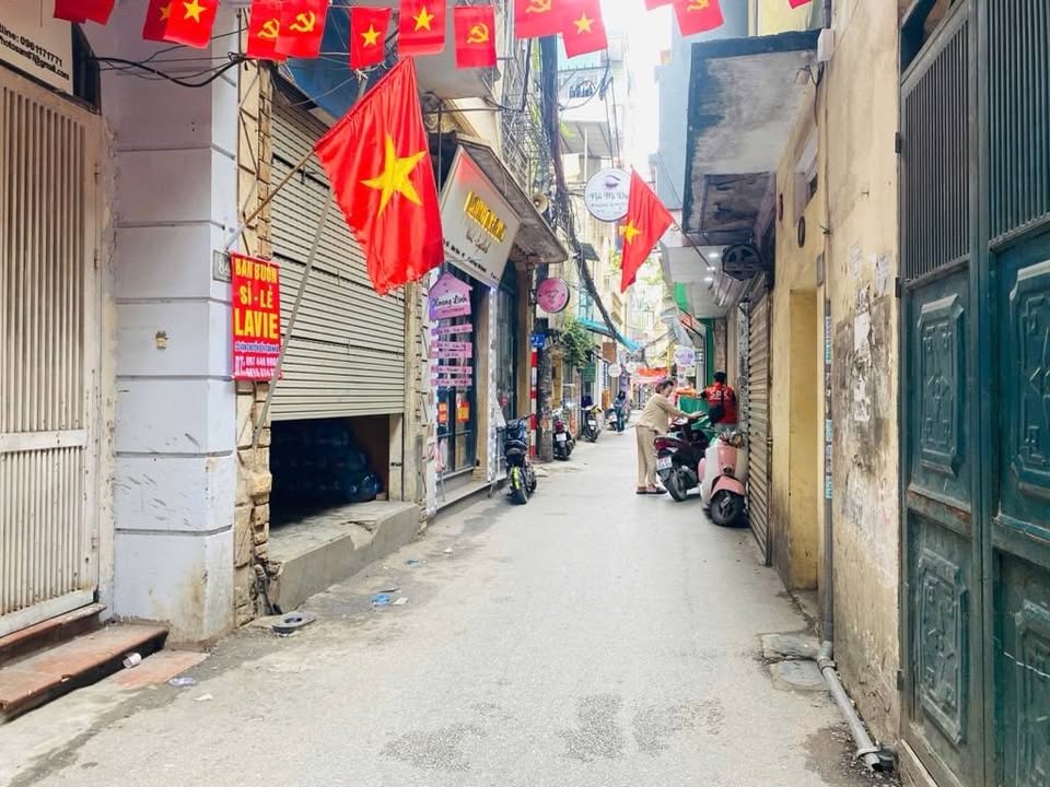 Nhà xinh xắn tọa lạc tại phố Kim Ngưu, diện tích 18m², thiết kế 3 tầng