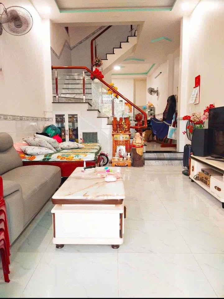 Nhà Lương Ngọc Quyến siêu xịn, gần mọi thứ, giá hời bất ngờ