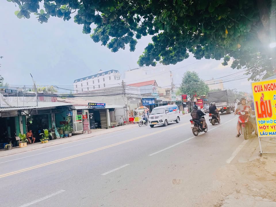 Bán gấp lô đất siêu đẹp ngay sát chợ Đức Hòa, Long An. Đảm bảo nhìn là mê, xem là chốt