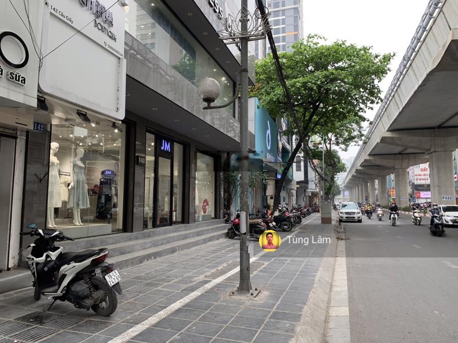 Đất mặt phố, số nhà: 13x Cầu Giấy. DT 1700m2, lô góc vỉa hè rộng, full thổ cư, vị trí đắc địa