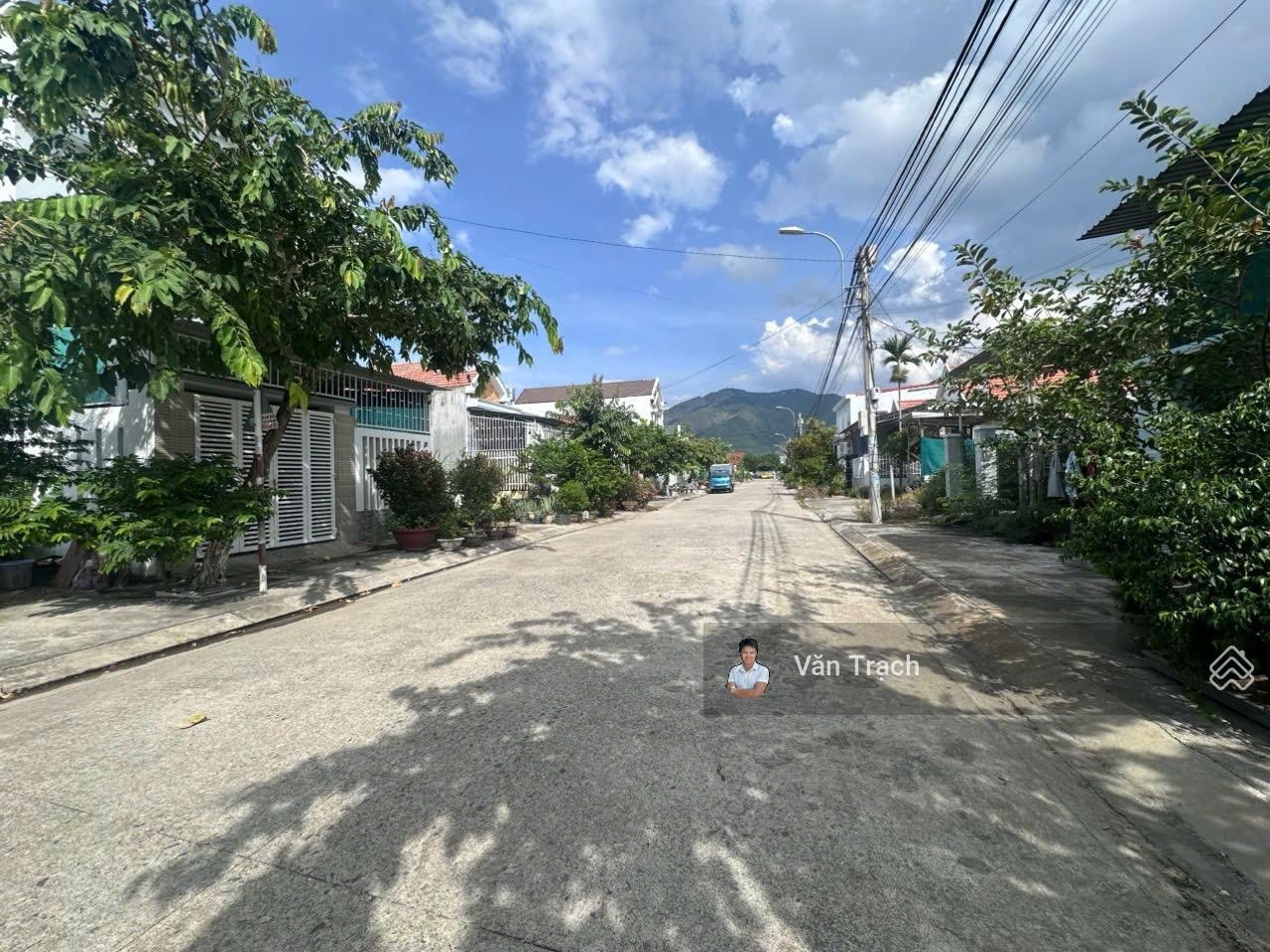 Bán Đất TĐC Diên Toàn Diên Khánh Hướng Tây Nam Sổ Đỏ Riêng Đường 13m Xây Dựng Tự Do