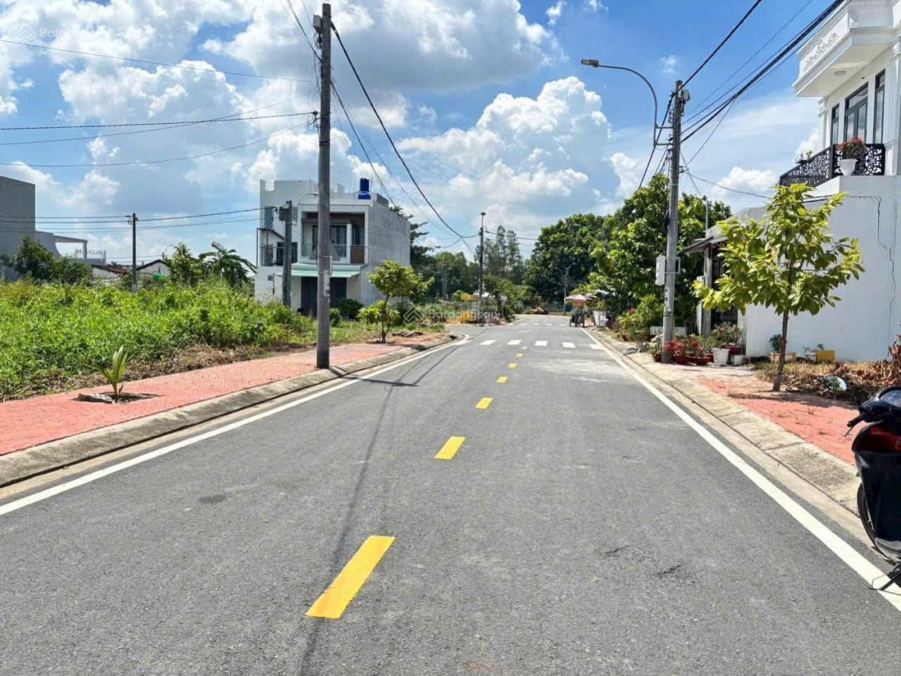 Chủ kẹt tiền - cần bán gấp đất khu tái định cư Thanh Phú, Bến Lức 85m2 full thổ giá 890tr sổ riêng