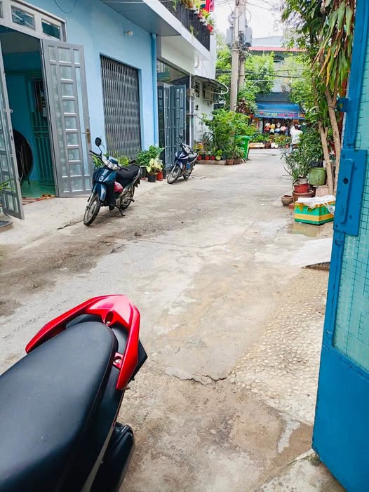 Nhà trung tâm Tân Bình (cũ) - 4.2x9.5m, 39.9m2 công nhận, 2 lầu, gần chợ