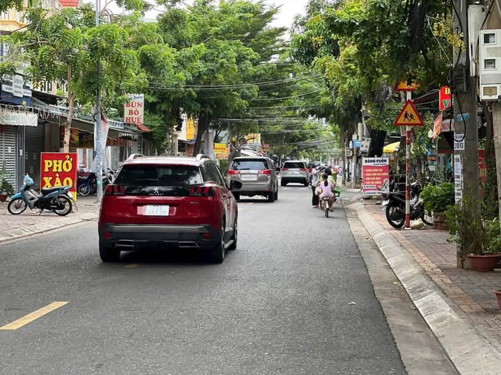 Tọa lạc tại vị trí đắc địa trên con đường Ngô Quyền sầm uất, phường Rạch Dừa, Thành phố Vũng Tàu