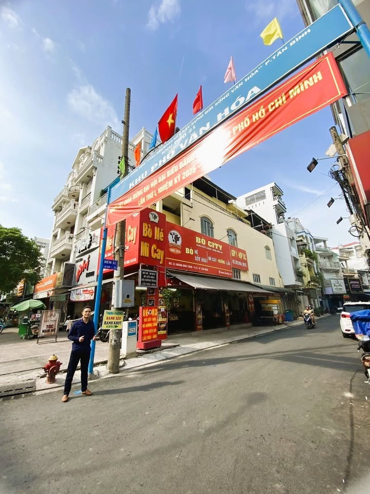 Nhà 70m2 hẻm xe 31 Hoàng Hoa Thám, 4 phòng ngủ Master