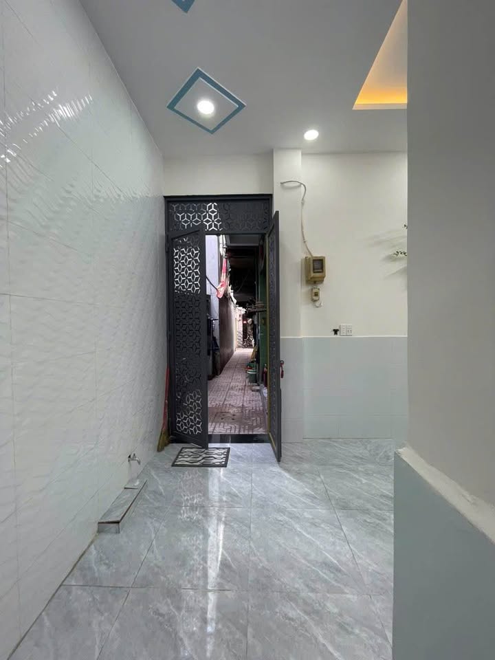 Nhà đẹp 1 lầu 2 phòng ngủ, sổ hồng hoàn công, 40m2, Phường 9 Quận 8