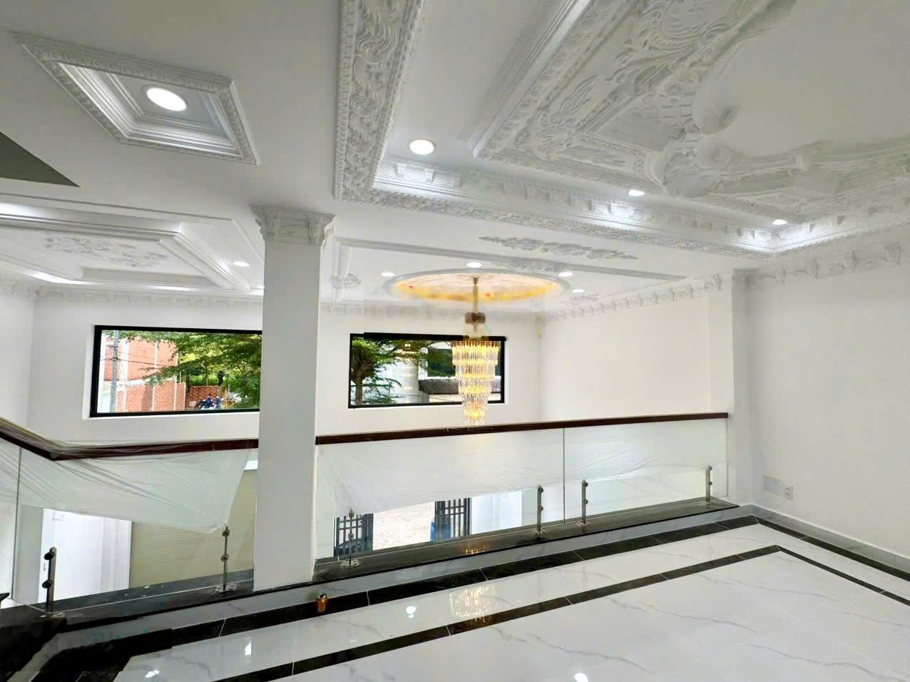 HAILONGREAL: Nhà giá: 7,2 tỷ, DT: 8x11m, 1 lửng, 3 lầu, sân thượng, mới 100%, khu 1674/Lê Văn Lương