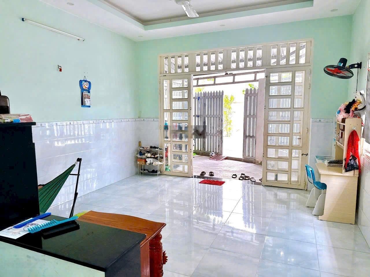 Hailongreal: Nhà góc: 4,9 tỷ, DT: 5x17m, 3 tầng, khu/ 1902 Lê Văn Lương, gần 3 trường đại học