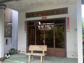 Nhà cấp 4 diện tích khoảng 100m2, dọn vào là ở, đất 238m2 giáp QL80, đối diện cây xăng Nam Thành