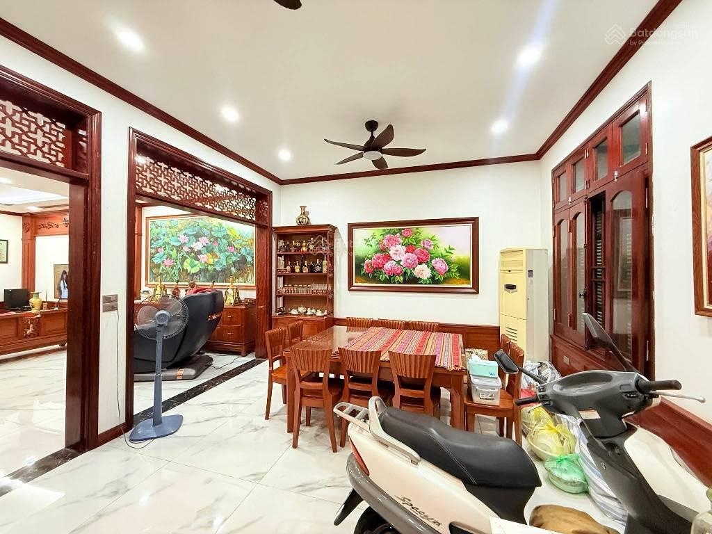 Bán nhà đẹp phố Vũ Trọng Phụng cách mặt phố 1 nhà! / 105m2, mt 7m, 4 tầng, thang máy, giá hợp lý