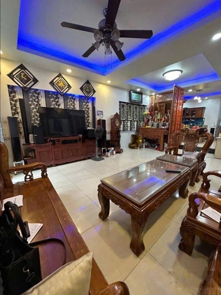 Nhà đẹp 4 tầng, mặt tiền đường Số 9, 4.5x22m, khu vực trung tâm tiện di chuyển mọi hướng