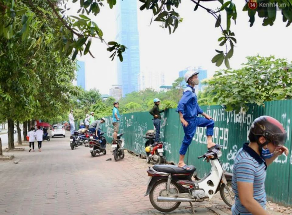 Cầu Giấy nhà 28m2 5 tầng, mặt tiền 6,5m, full nội thất, sổ vuông đẹp