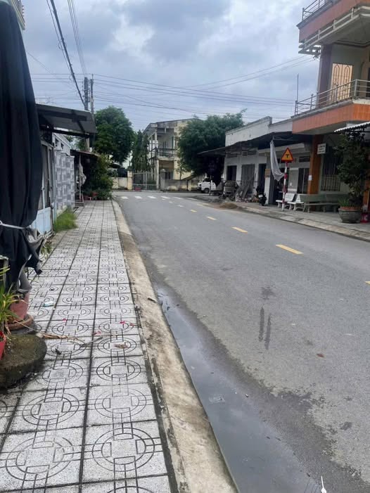 Bán đất chợ Mỏ Cày Nam, Bến Tre 102m2 full thổ cư, giá thương lượng