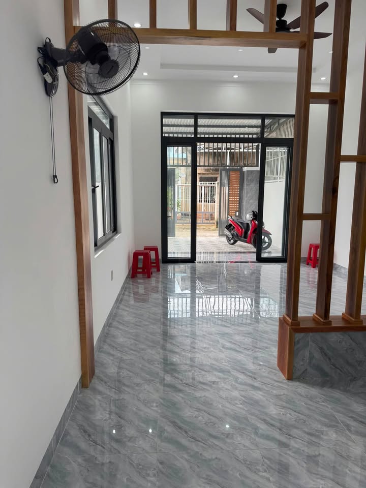 Bán gấp nhà trung tâm Buôn Ma Thuột, hẻm ô tô thông thoáng, nở hậu