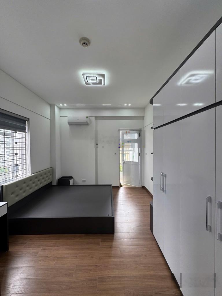 Bán gấp chung cư 55 m2 giá 5,95 tỷ, nhà mới, gần mặt phố Trần Đăng Ninh