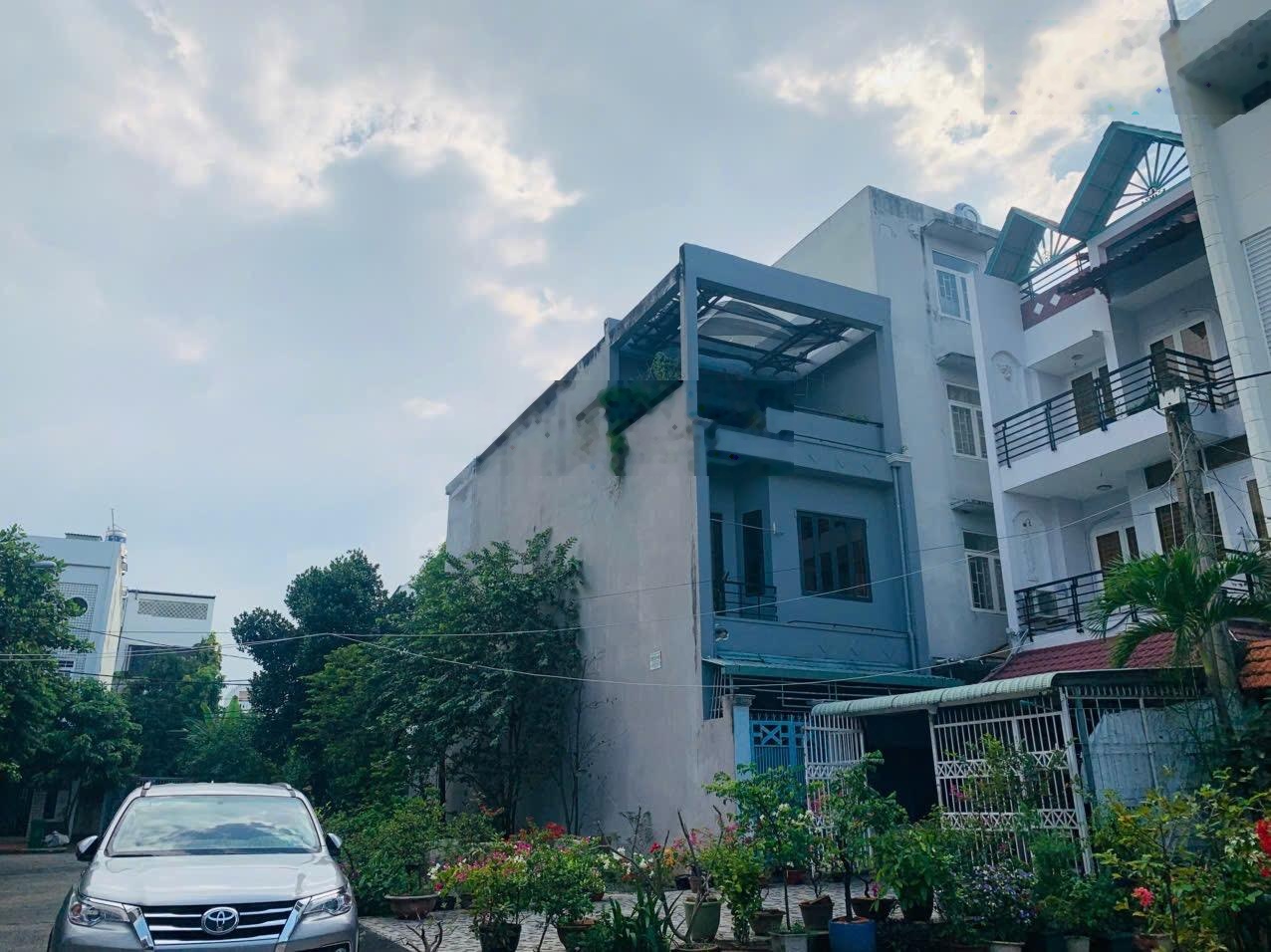 Bán lô đất đẹp 2 mặt tiền 76m2 tại đường Nguyễn Duy Trinh, Bình Trưng Đông, TP. Thủ Đức