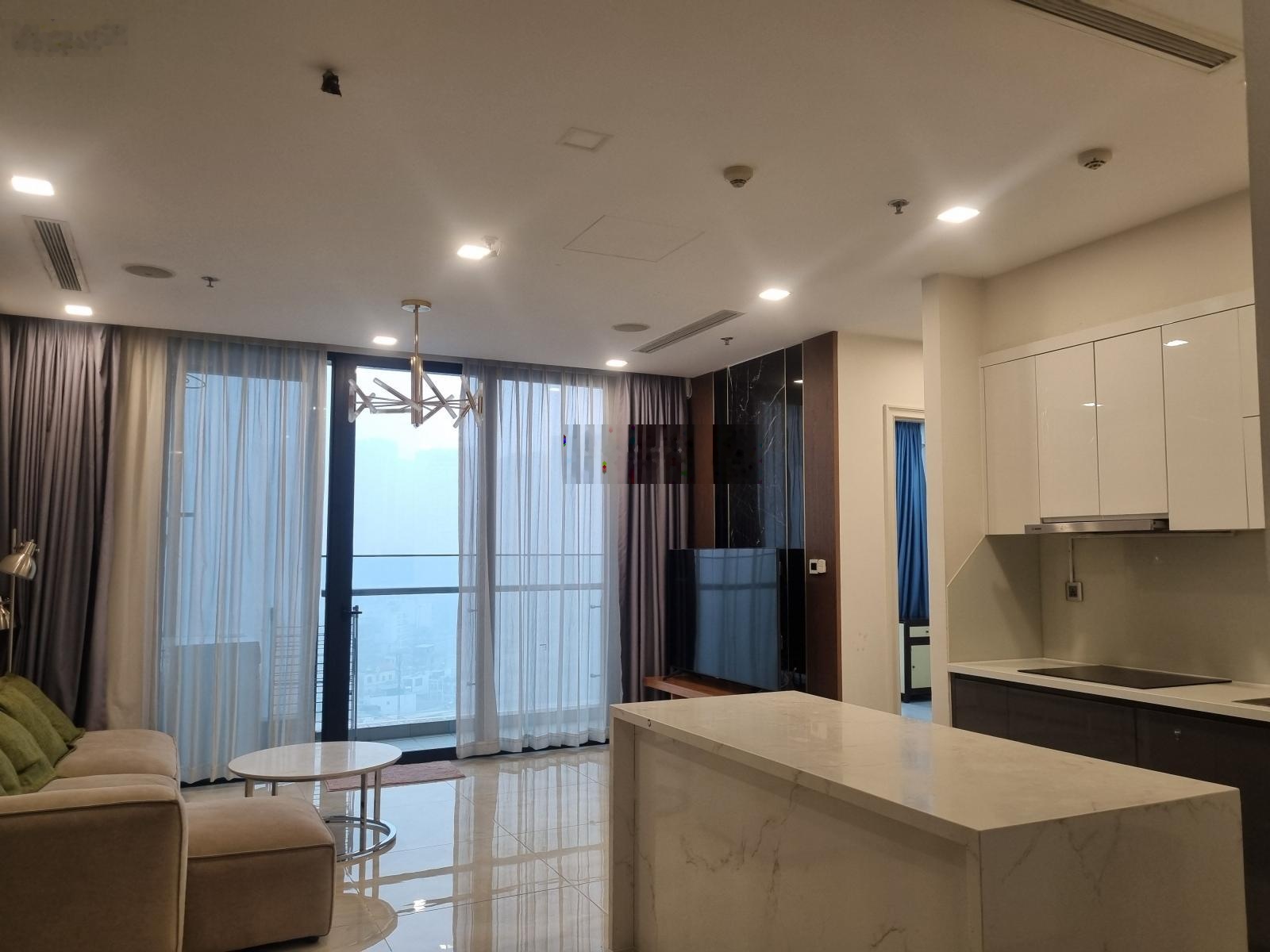 Chính chủ cho thuê CC tại Vinhomes Golden River Ba Son, 31 triệu VND, 79m2, 2PN, 2VS, giá ưu đãi