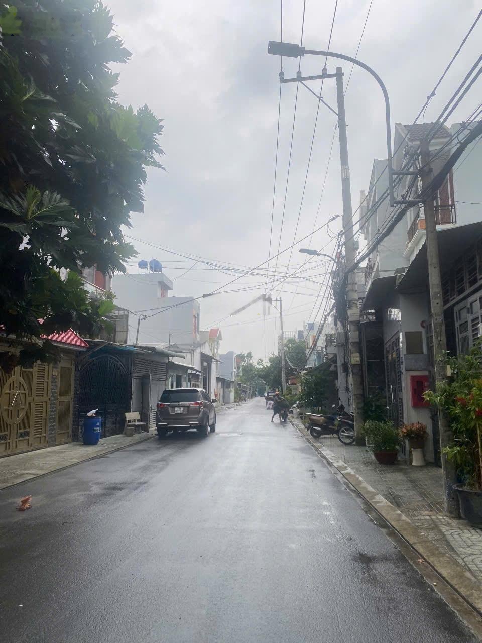 Chính chủ cần bán đất, có nhà cấp 4, dt full thổ cư 262m2. thích hợp xây biệt thự nghỉ dưỡng.