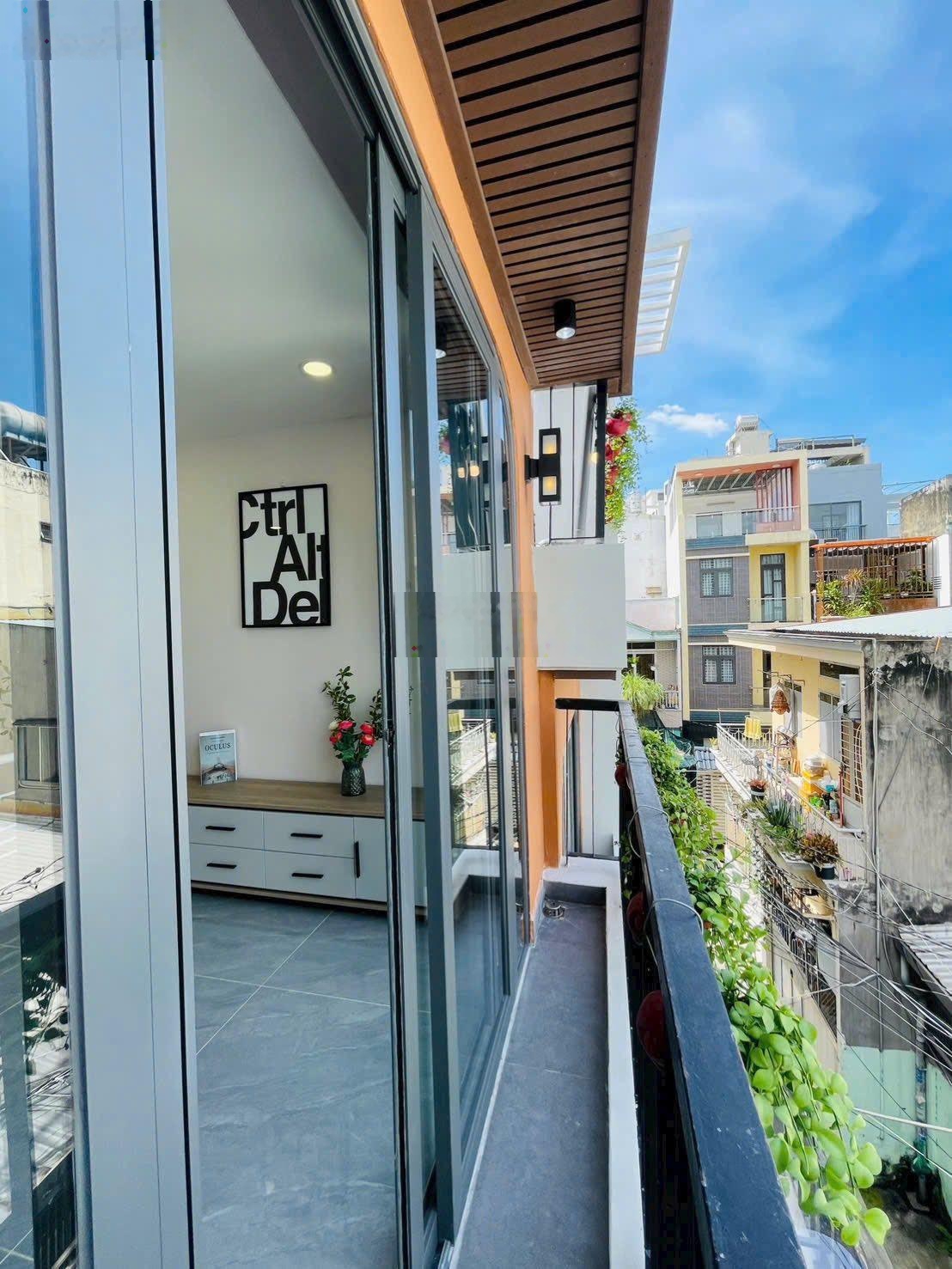 Bán nhà đẹp tại Ngô Đức Kế, 63,3m2, 3PN, 3WC, Bình Thạnh, HCM