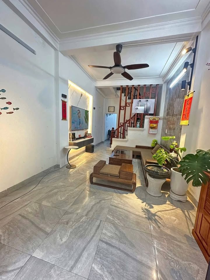 Nhà 3 tầng Ngõ Văn Cao ấm áp tình thân, an yên cuộc sống