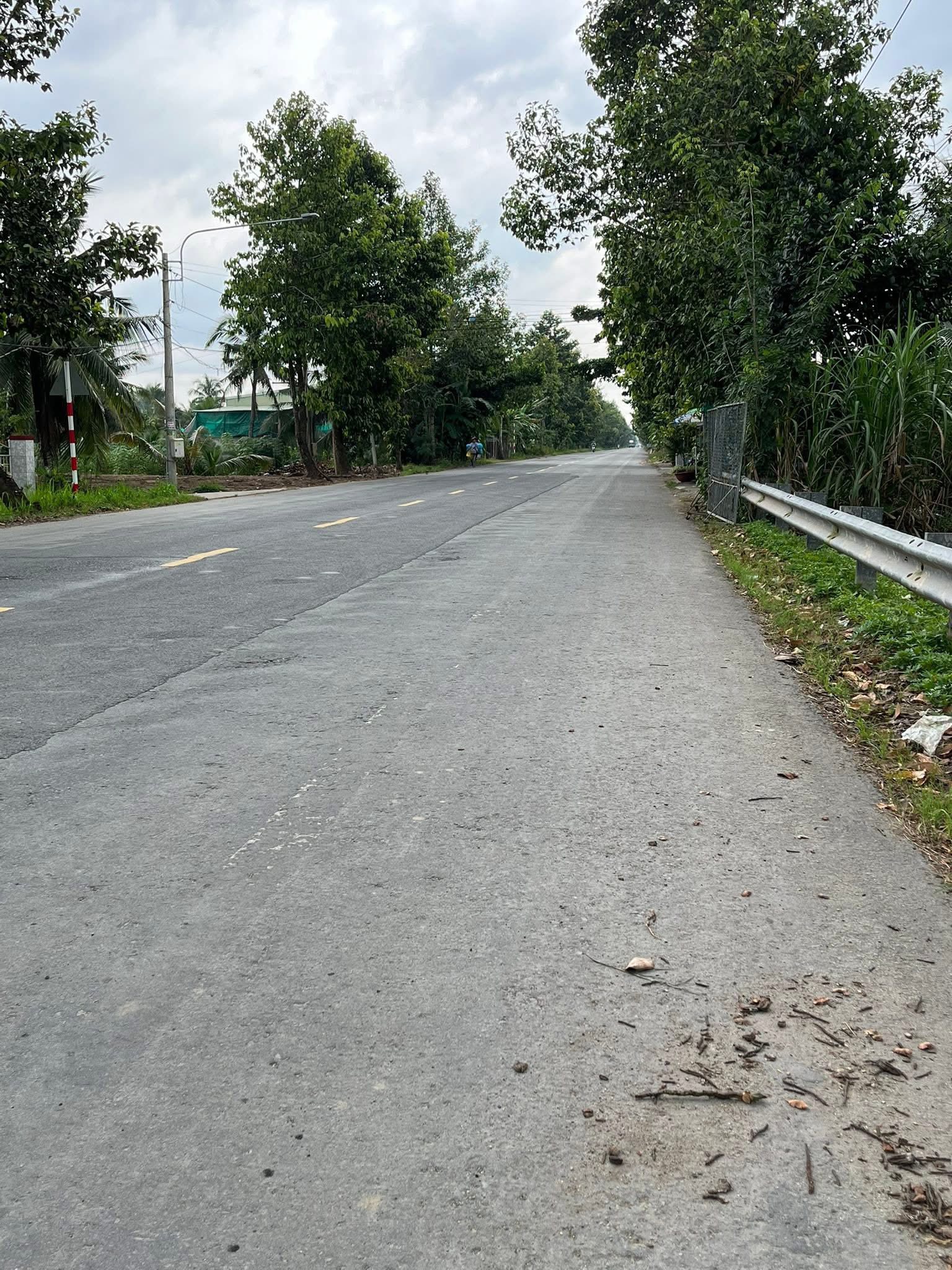 Bán đất mặt tiền đường tránh Trương Vĩnh Trọng, Vĩnh Long, diện tích 2600m2