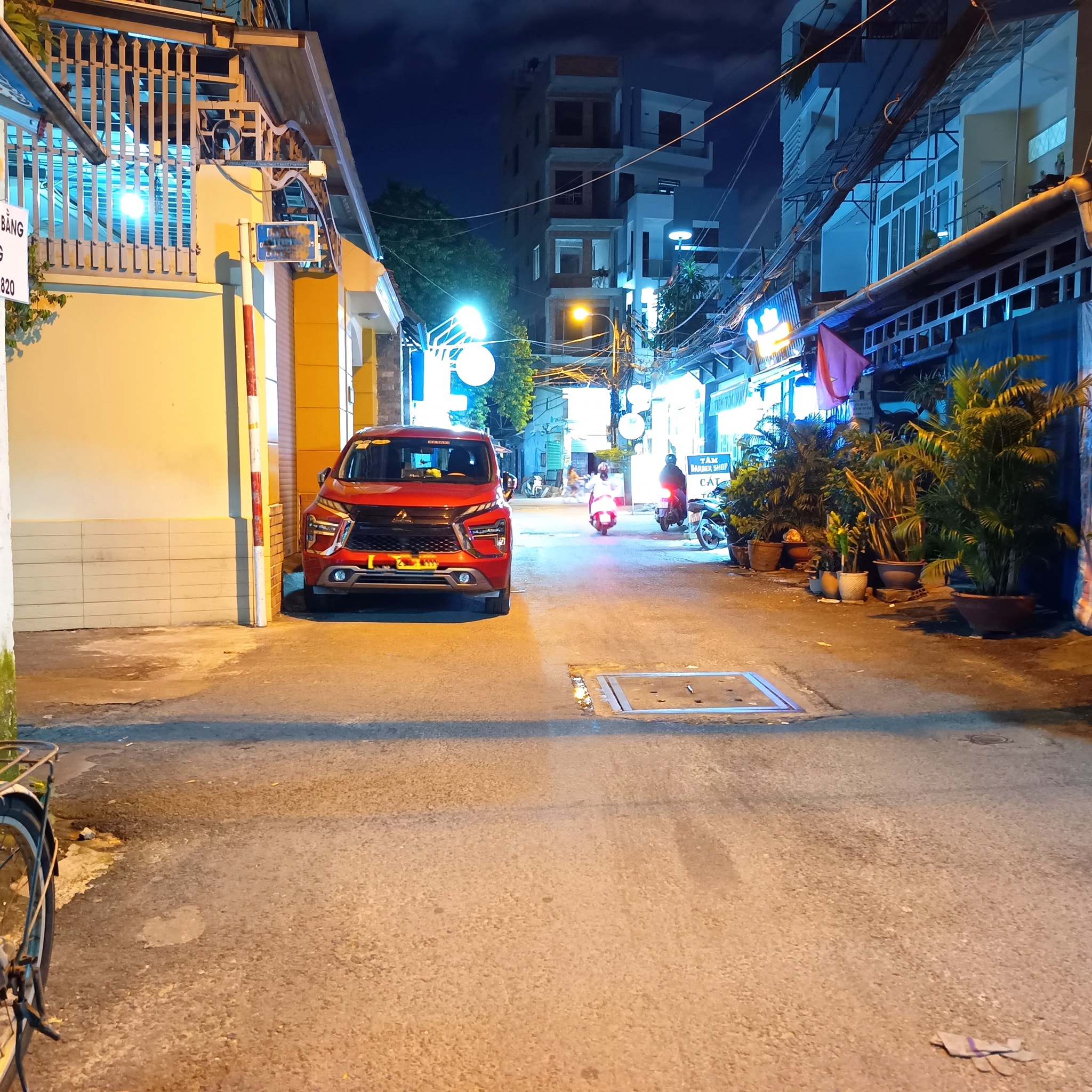 Nhà hẻm xe tải Phạm Văn Đồng nở hậu tài lộc, xe tải vào tận nhà, giá nhỉnh 10 tỷ