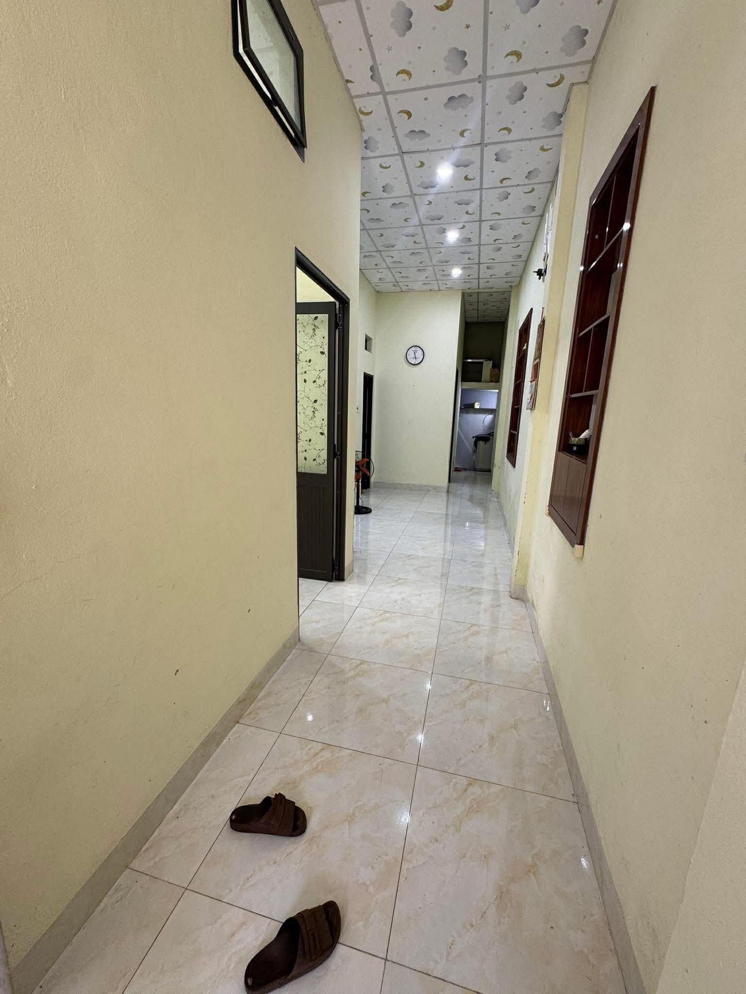 Cho thuê nhà 2 phòng ngủ, 75m2, kiệt ô tô Nguyễn Hoàng, Nha Trang