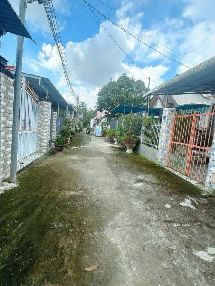 Nhà Thổ Cư 98.6m2 Phú Nhuận, Bến Tre - Giá 990 triệu