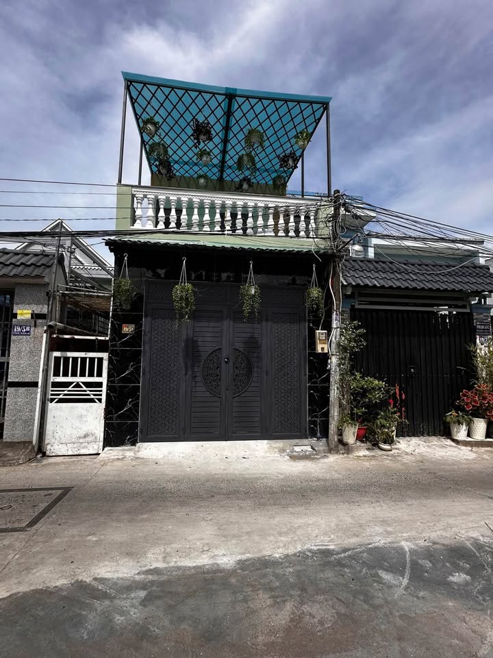 Ngôi nhà xinh xắn tại Thới Tam Thôn, Hóc Môn, gần chợ Thới Tứ, như một viên ngọc mới được mài giũa