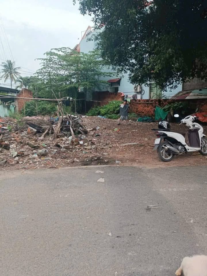 Bán đất góc 2 mặt tiền rộng 182m2 tại Dĩ An, Bình Dương