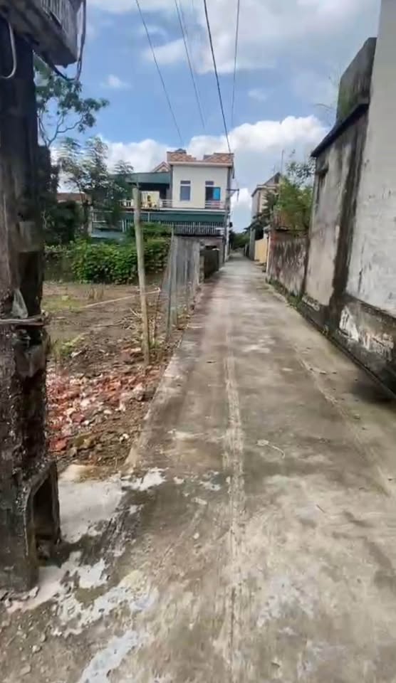 Bán đất vuông vắn 105m2, ngõ ô tô tránh, gần trường học tại Kiến Xương, Thái Bình