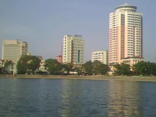 Cho thuê Căn hộ 57 Láng Hạ, dt 190m2, 4 phòng ngủ, 3 Vệ sinh. Full nội thất. Giá 22 triệu/tháng