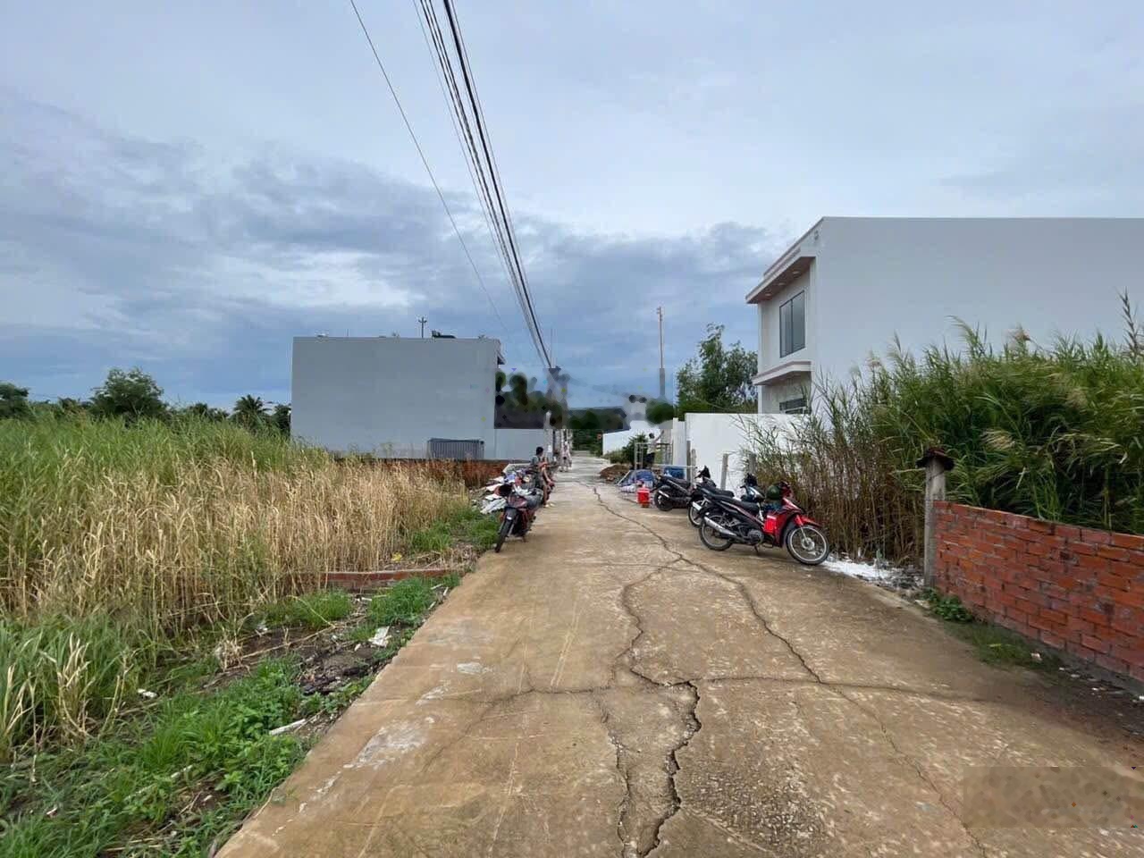 Bán đất đẹp gần biển Tân Thành, Gò Công Đông, Tiền Giang. Sổ sẵn DT 132m2 giá chỉ 1 tỷ 450tr TL nhẹ