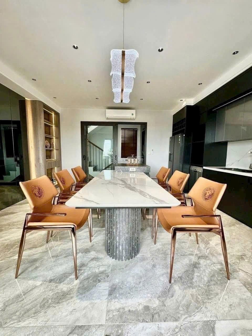 Mở bán nhà phố Ngọc Thuỵ - ngay gần MIPEC Long Biên - thiết kế hiện đại - đầy đủ nội thất