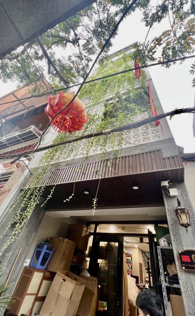 Bán nhà ngọc lâm 10 tỷ-ô tô-5 tầng-dân xây-full nội thất-sổ vuông-pháp lý chuẩn