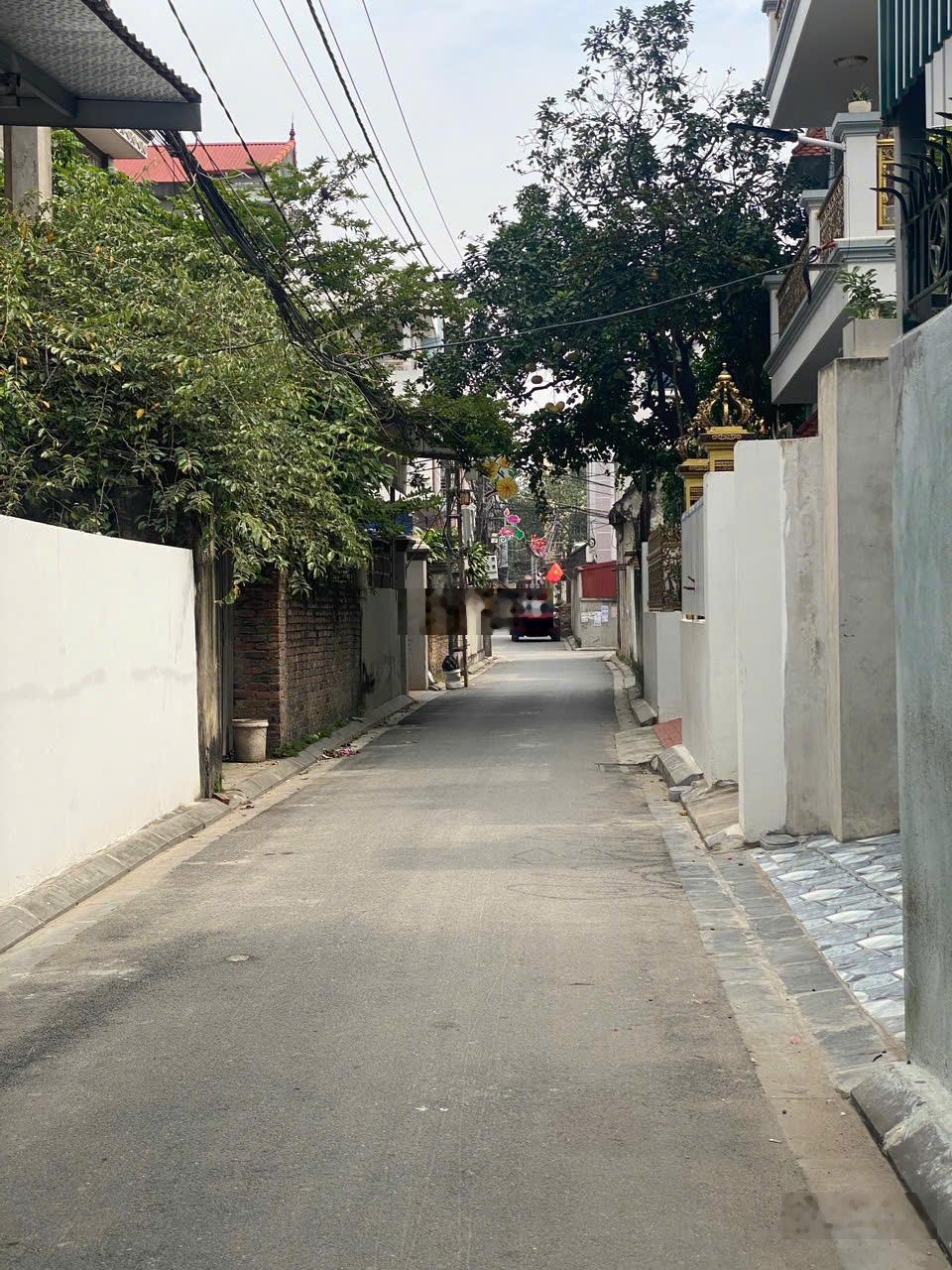 Cầu tứ liên sở hữu ngôi nhà 3 tầng hiếm có, vị trí đẹp cơ hội ở thật khó tìm