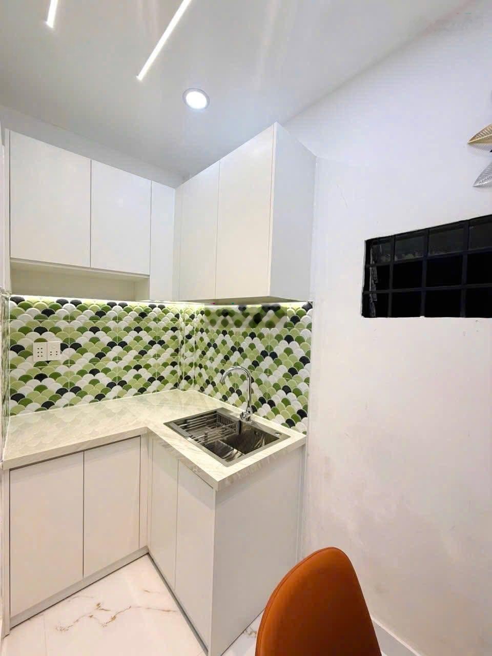 Giá tốt nhất nhà Nguyễn Chí Thanh - Q5 - P12, gần bv Phạm Ngọc Thạch, 79m2, đang cho thuê 22tr