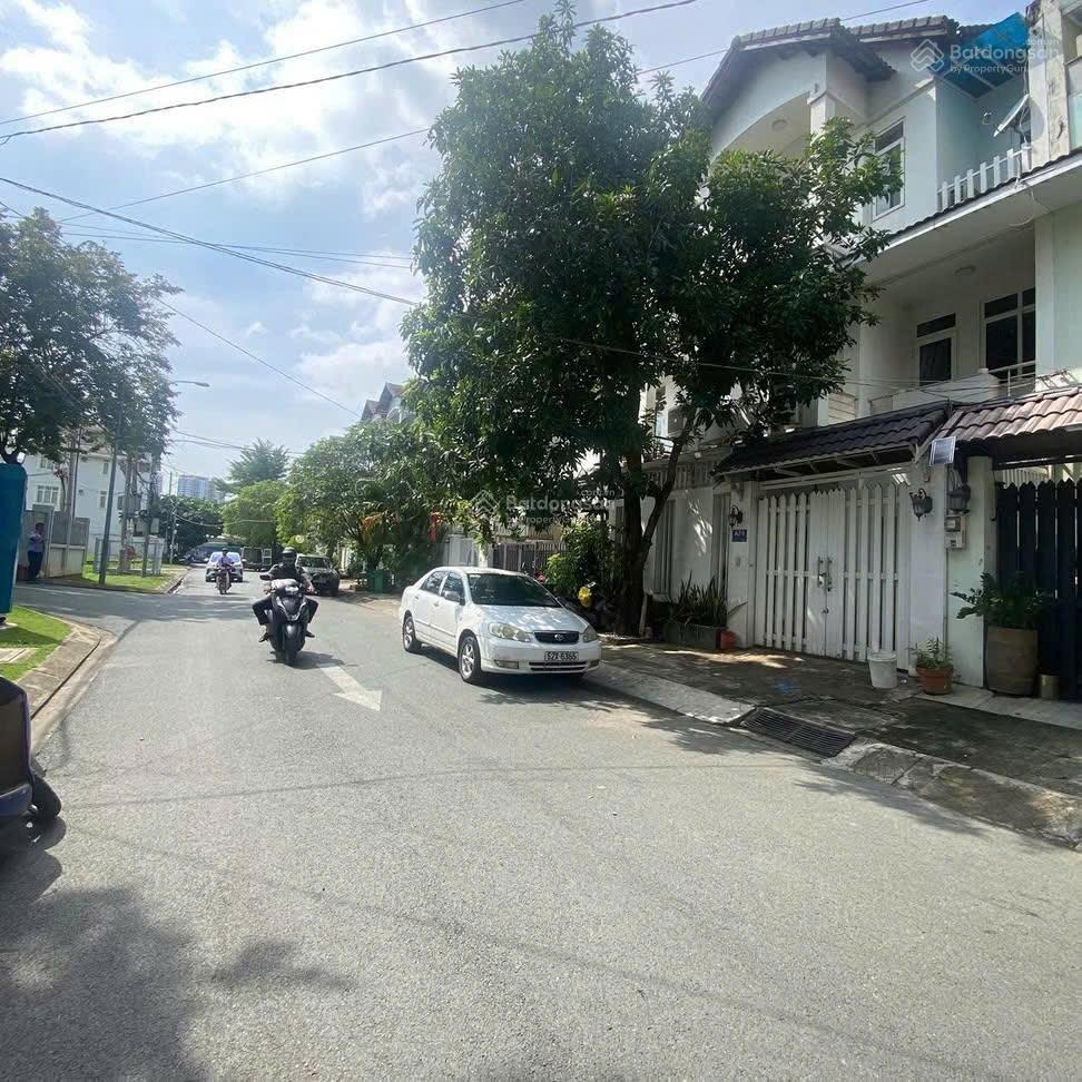 Siêu rẻ chỉ 48tr/m2 đối diện KĐT Đông Tăng Long. Diện tích 2800m2 góc 2 mặt tiền ngay Lã Xuân Oai